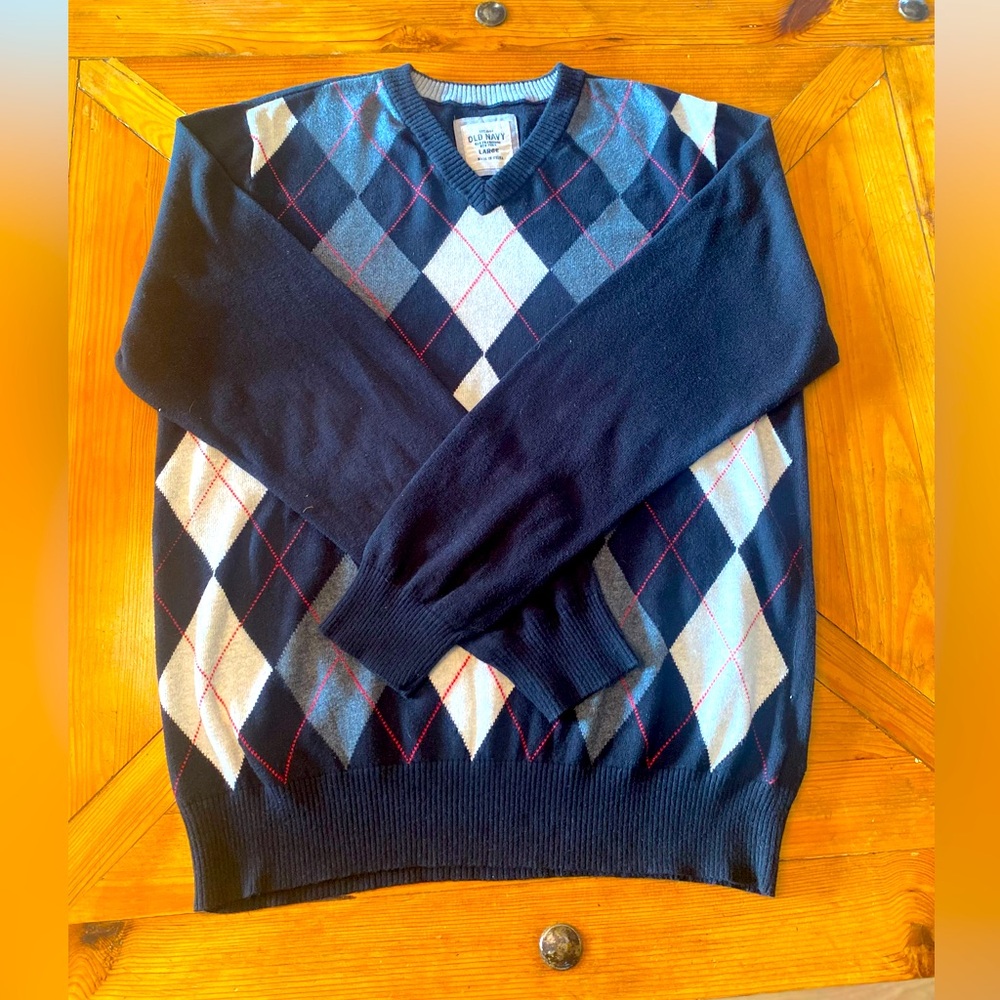 Men’s Black and Gray Argyle V-neck Sweater